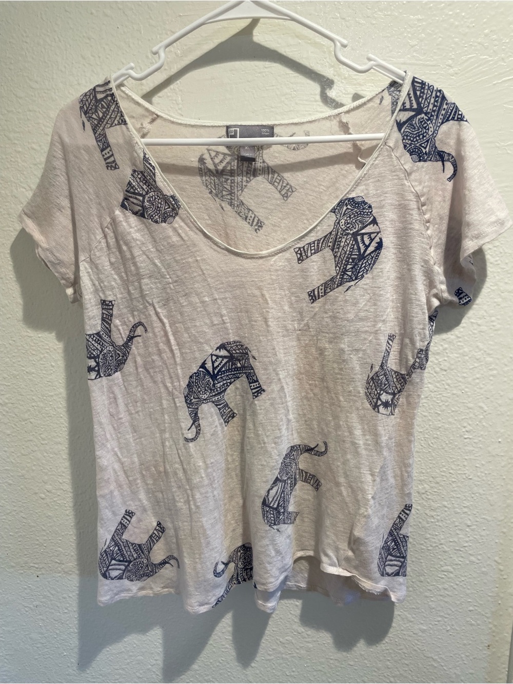 🐘✨ Free Spirit Ornate Elephant Print Boho Scoop Neck Tee XL